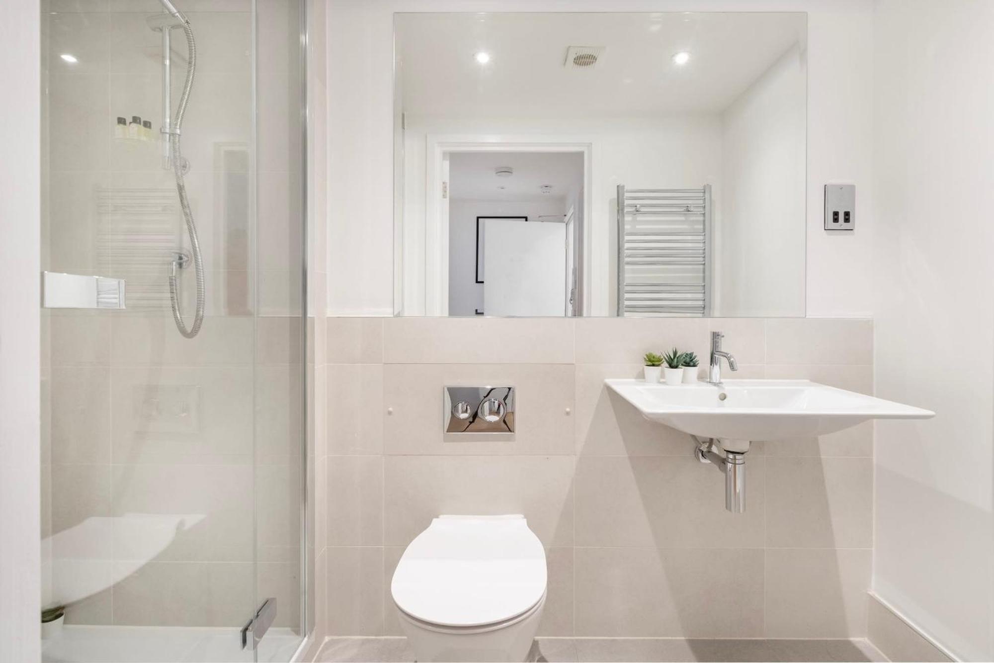 Fitzrovia With Balcony - Cityapartmentstay Лондон Экстерьер фото